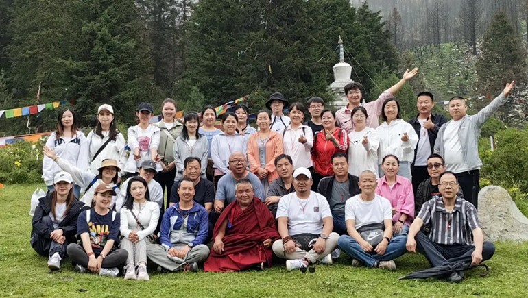奇正集團達爾宗圣湖祈福活動(dòng)