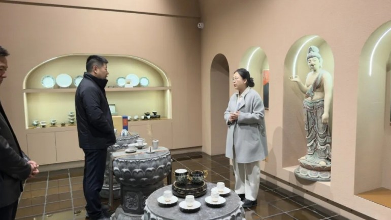 甘肅省酒泉市委常委、敦煌市委書記王彥群調(diào)研指導九色鹿鳴運營和發(fā)展